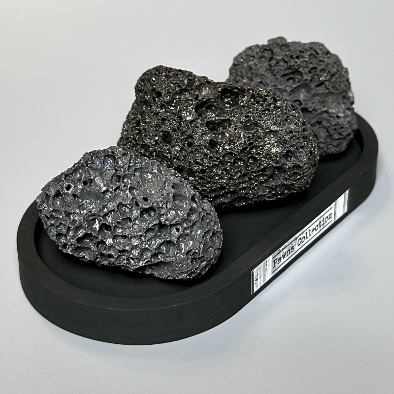 Диффузор вулканический Black Stone из камней с Тенерифе, Испания на подставке c парфюмом