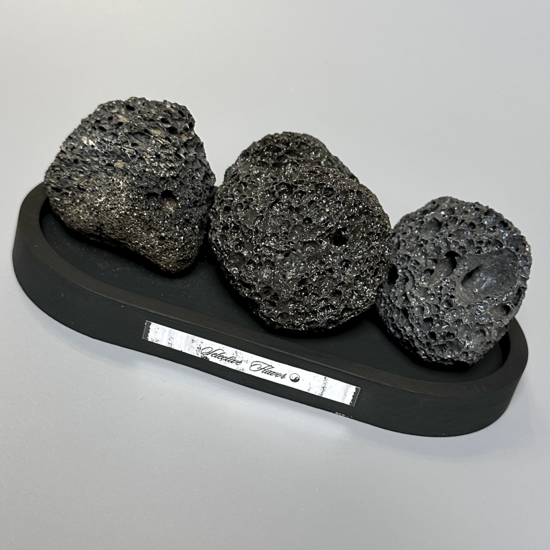 Диффузор вулканический Black Stone из камней с Тенерифе, Испания на подставке c парфюмом