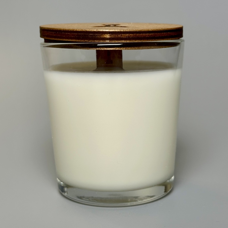 Свеча для антуража и атмосферы Candle Home 250 мл с деревянным фитилём
