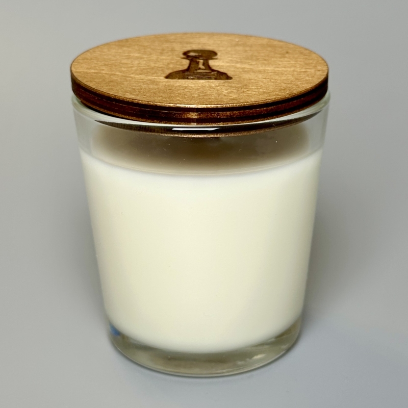 Свеча для антуража и атмосферы Candle Home 250 мл с деревянным фитилём