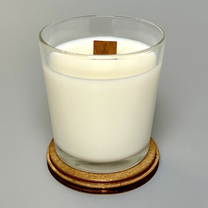 Свеча для антуража и атмосферы Candle Home 250 мл с деревянным фитилём