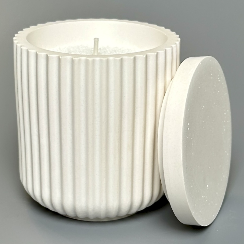 Ароматическая свеча с хлопковым фитилём Candle Flamber в подсвечнике из гипса с крышкой 1 шт